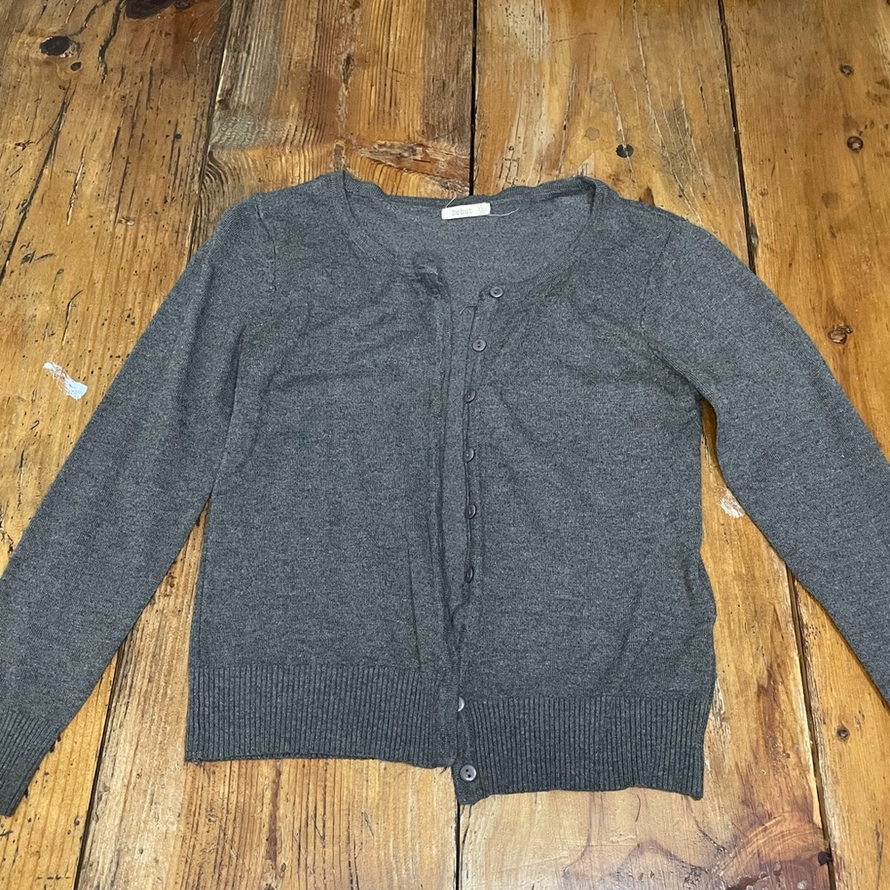 Fitted Gray Buttoned Sweater
